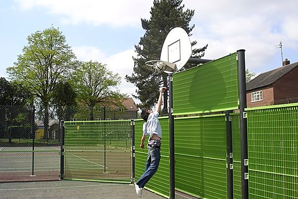 proludic-pista-polideportiva-canasta-y-paneles-verdes