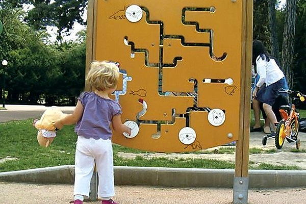 panel-ludico-de-pared-con-recorrido